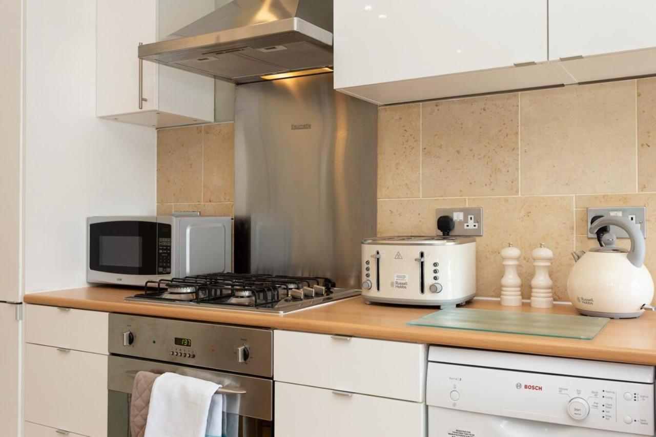 Quaint 2 Bedroom Flat - 9 Minutes Walk To Vauxhall Tube London Eksteriør bilde