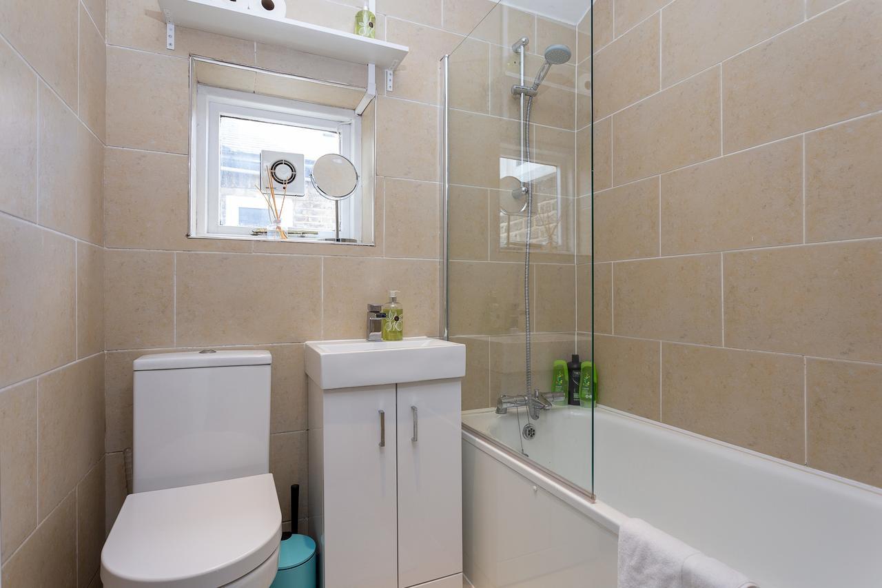 Quaint 2 Bedroom Flat - 9 Minutes Walk To Vauxhall Tube London Eksteriør bilde